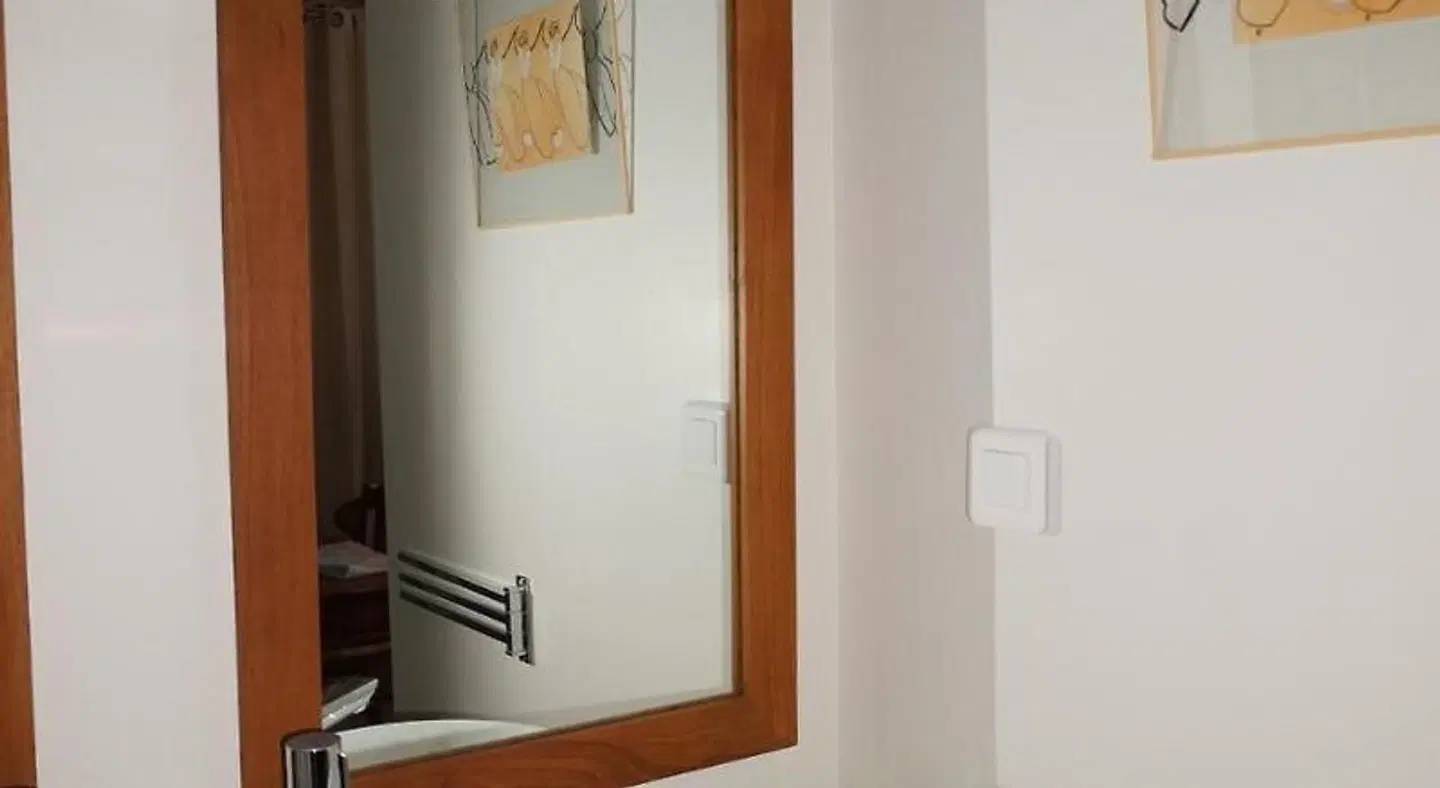 Lou Bastido ROOM_EXAMPLE