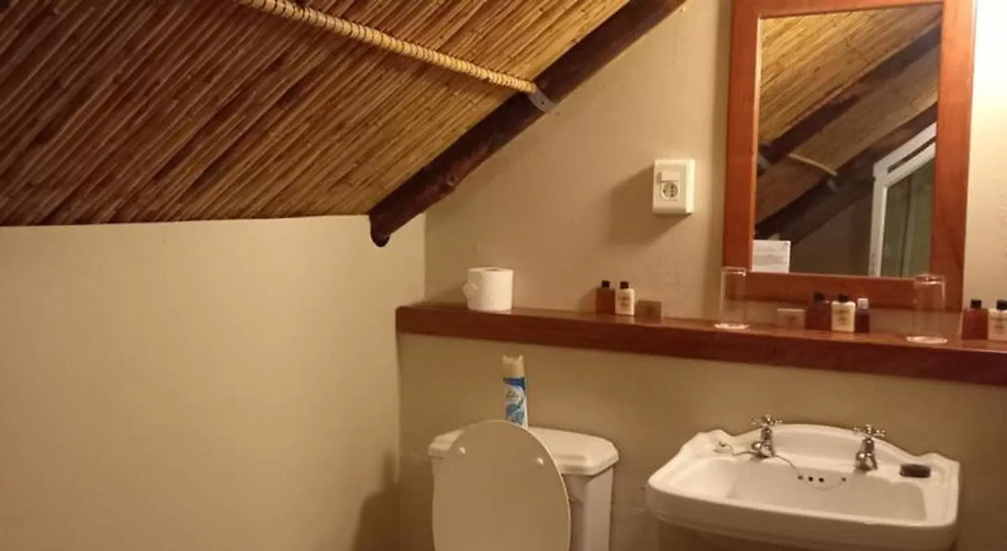 Ongegund Lodge Badezimmer