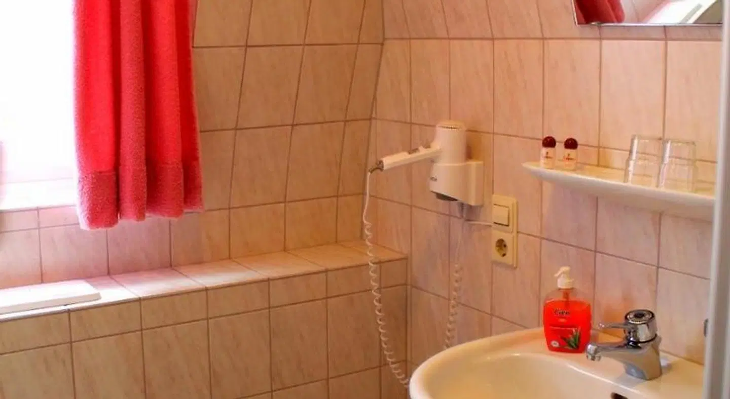 Schwarzes Lamm Badezimmer