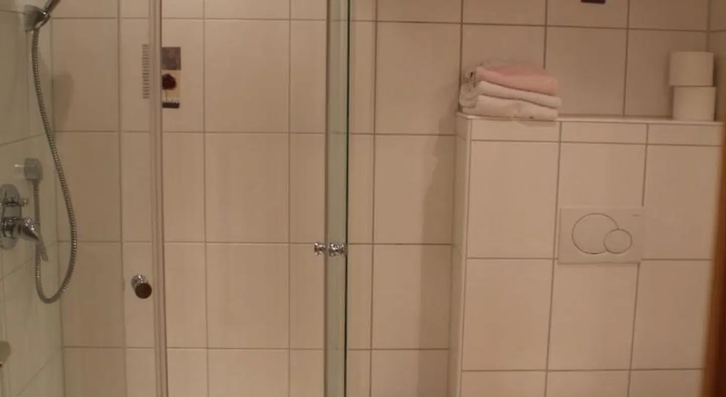 Schwarzes Lamm Badezimmer