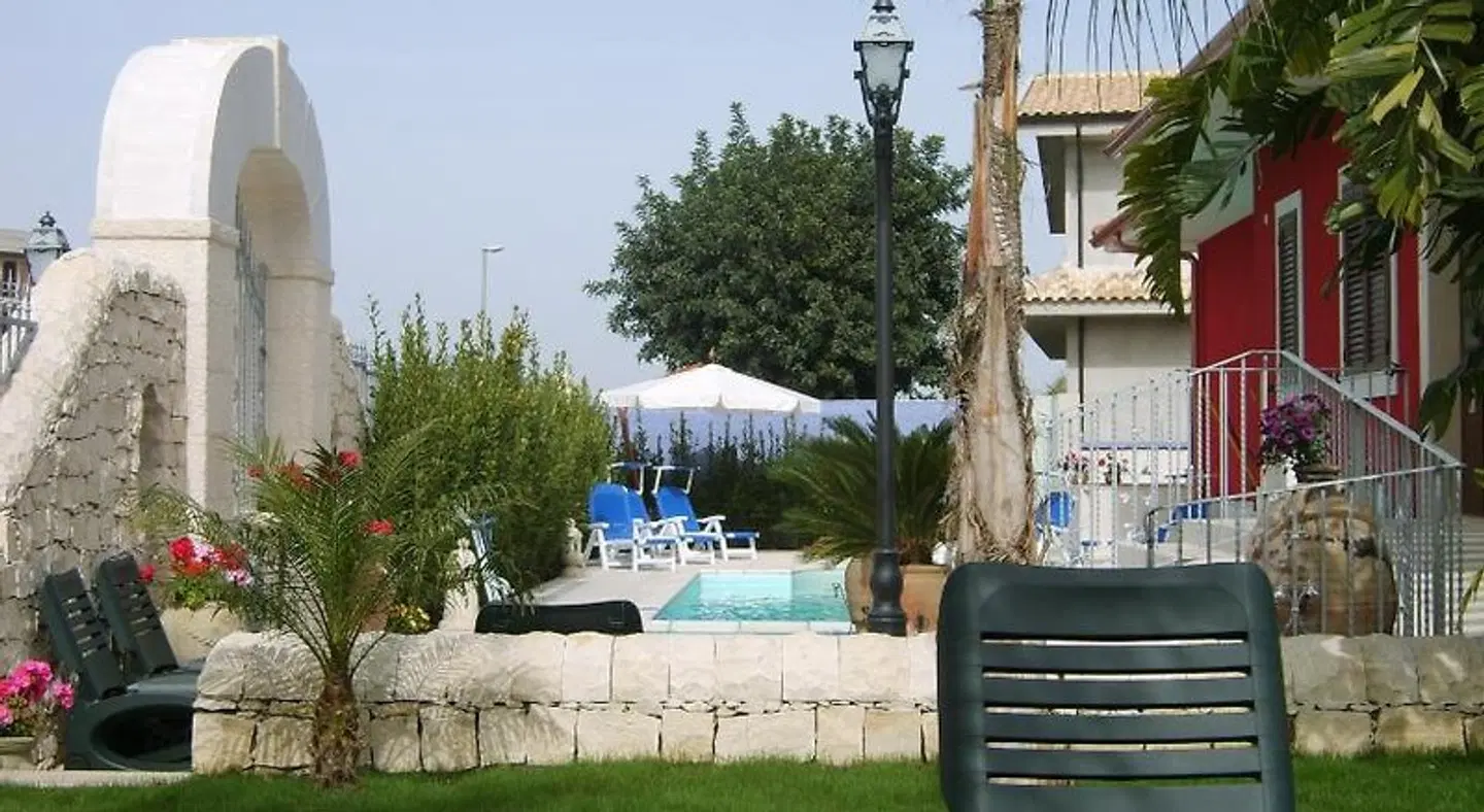 Villa Margherita OUTDOOR_POOL