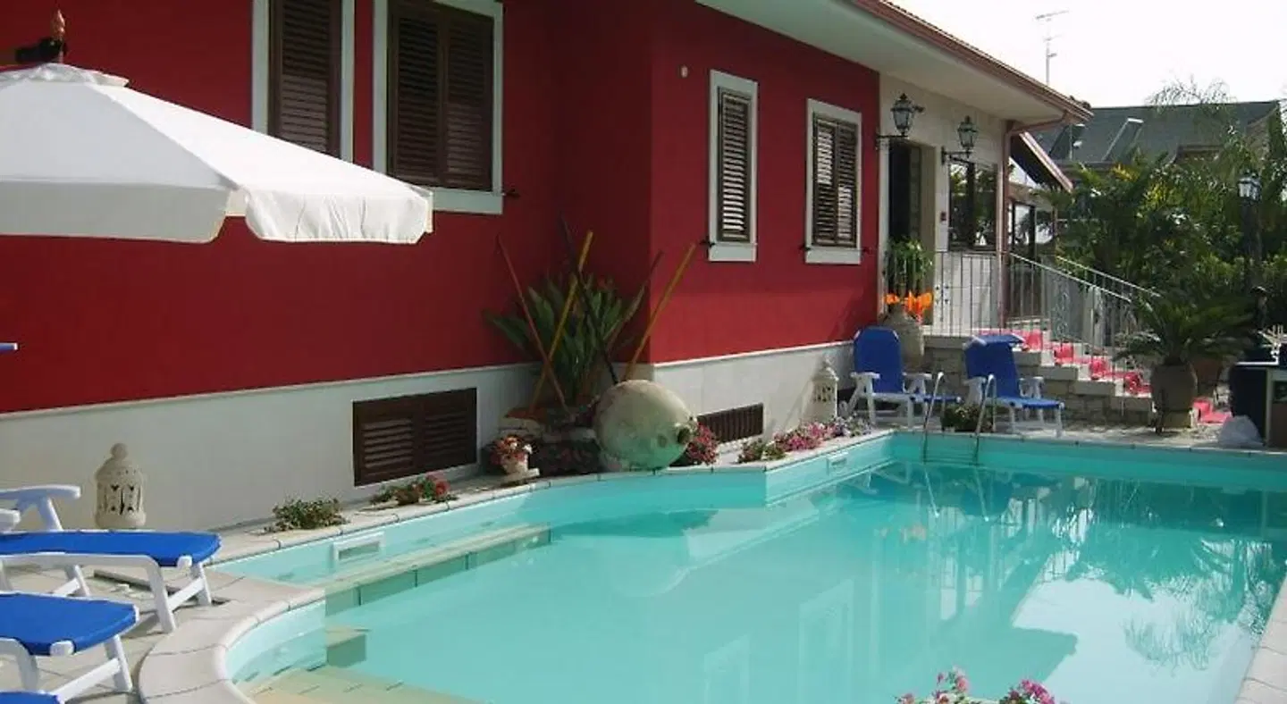 Villa Margherita OUTDOOR_POOL