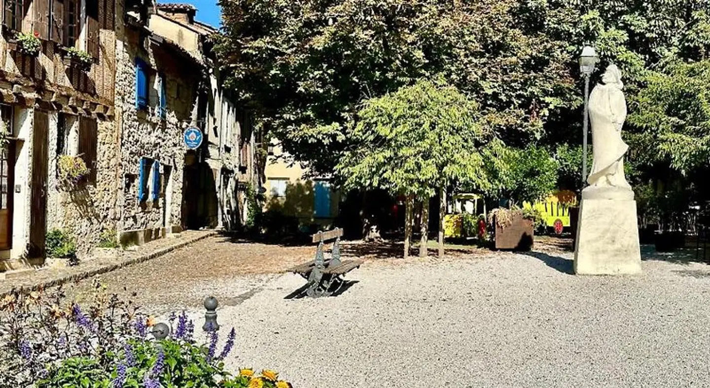 Le Colombier de Cyrano et Roxane EXTERIOR