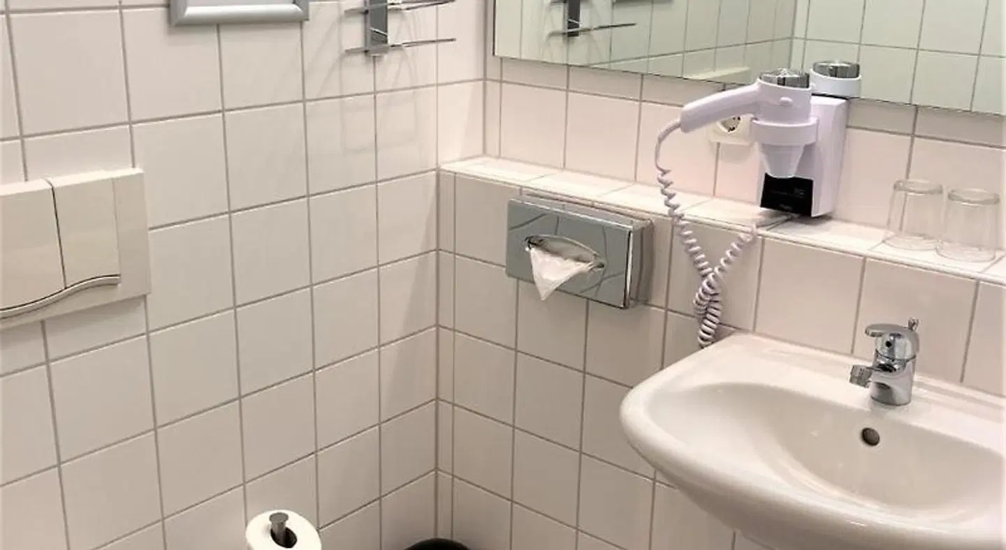 Amedia Express Passau, Trademark Collection by Wyndham Badezimmer