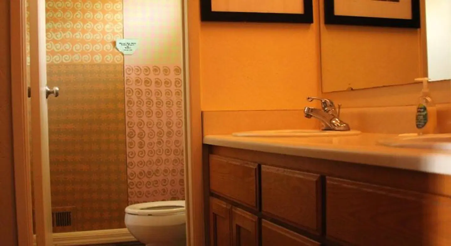 Ashland Commons Hostel Badezimmer