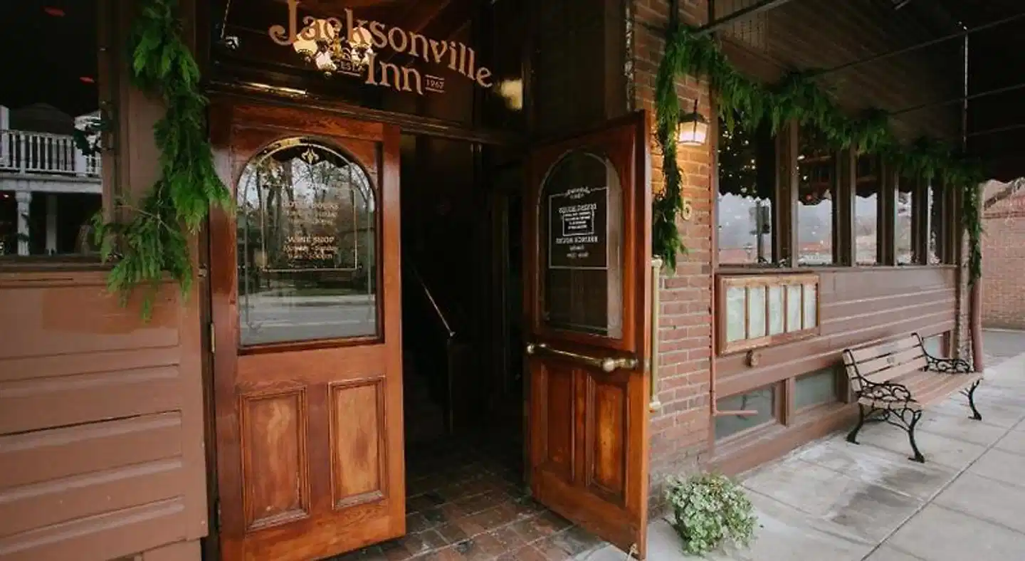 Jacksonville Inn Lobby