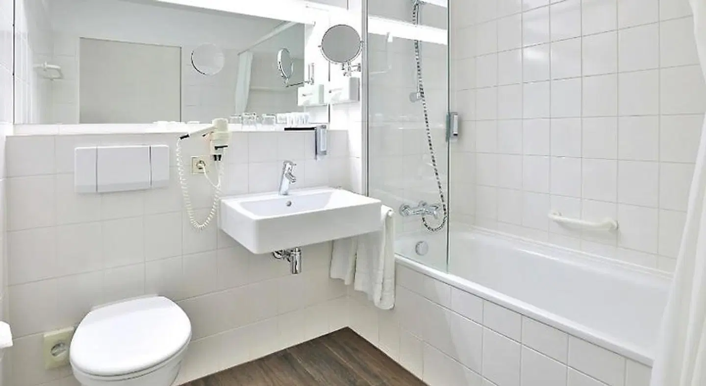 Victor's Residenz-Hotel München Badezimmer