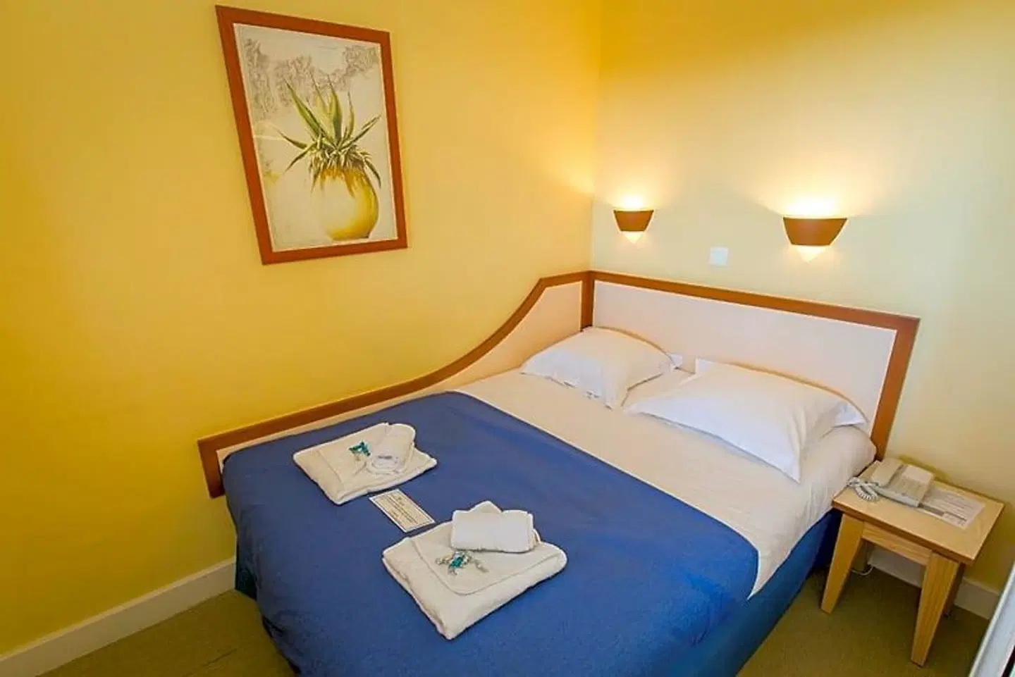 SOWELL Family Port Grimaud ROOM_EXAMPLE