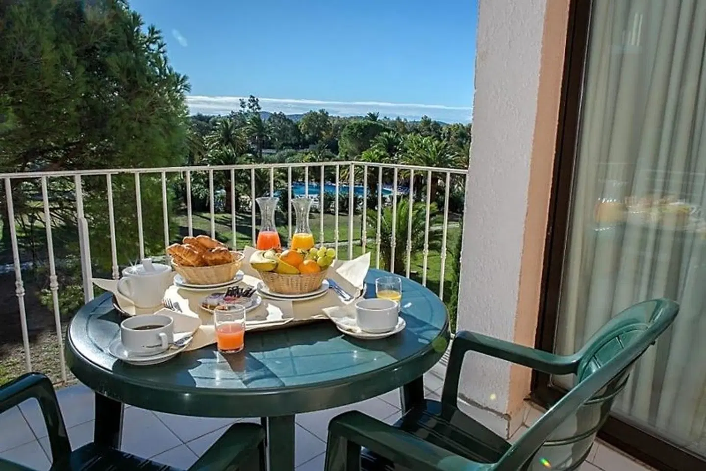 SOWELL Family Port Grimaud Terrasse