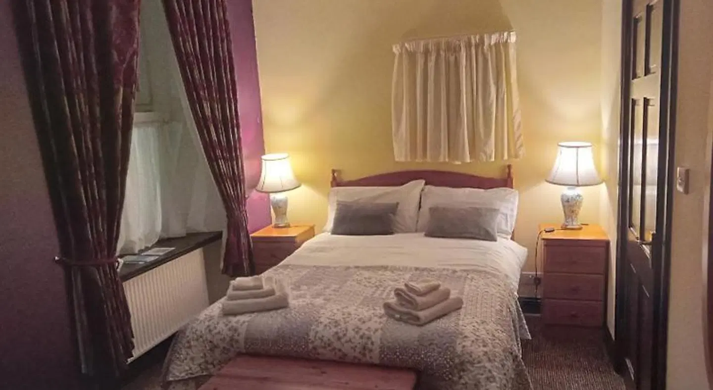Buggle's Pub and Accommodation ROOM_EXAMPLE