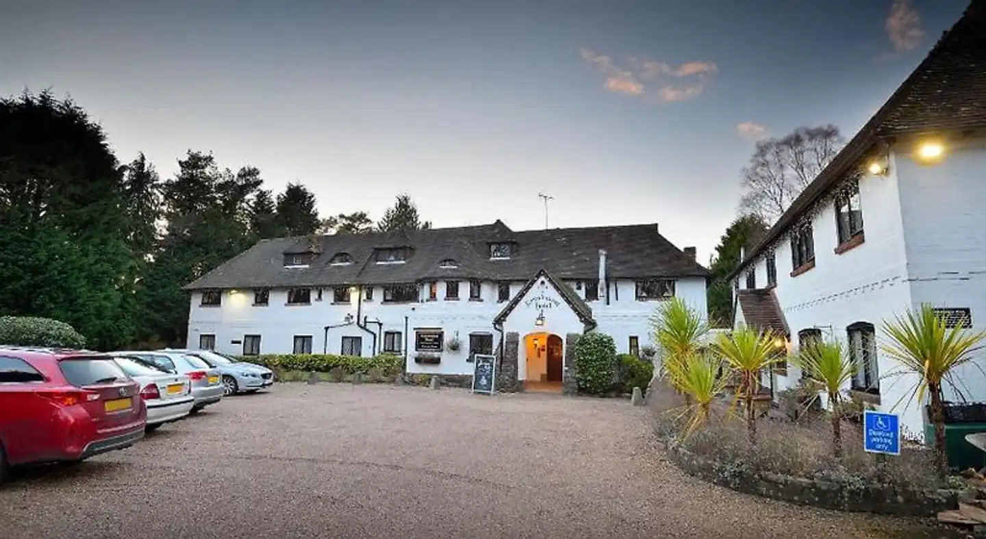 Roundabout Hotel Aussenansicht