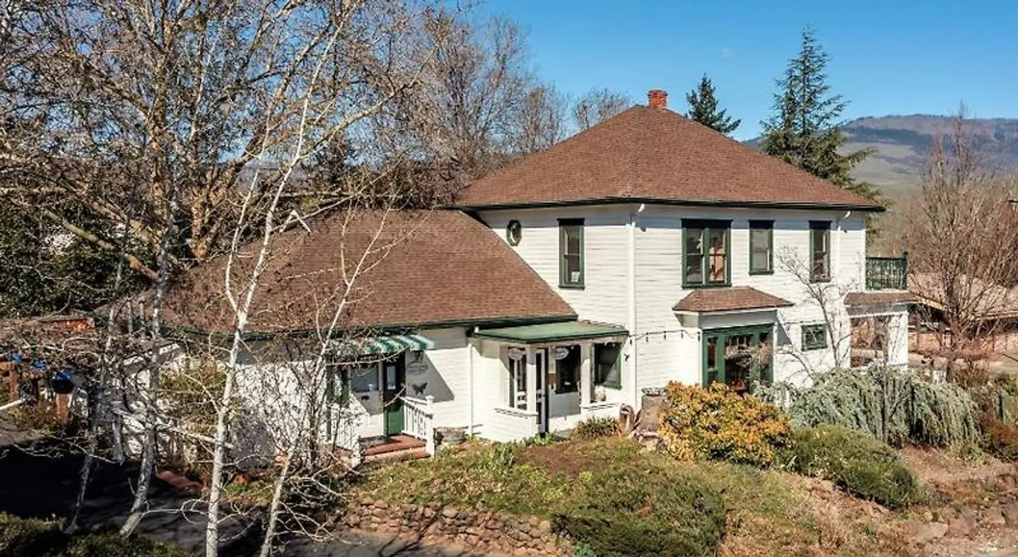 Abigails Bed & Breakfast Inn EXTERIOR