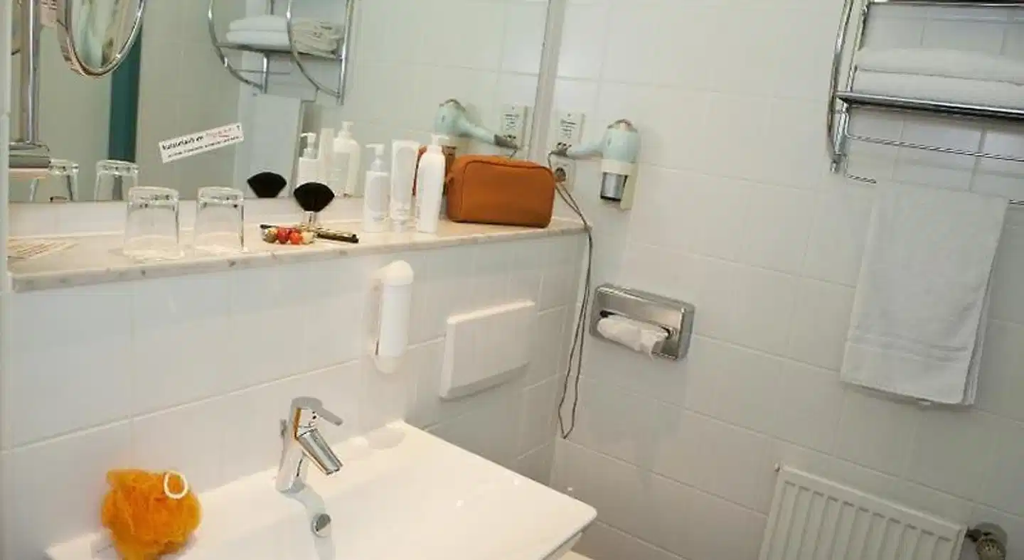 ANDERS Hotel Walsrode Badezimmer