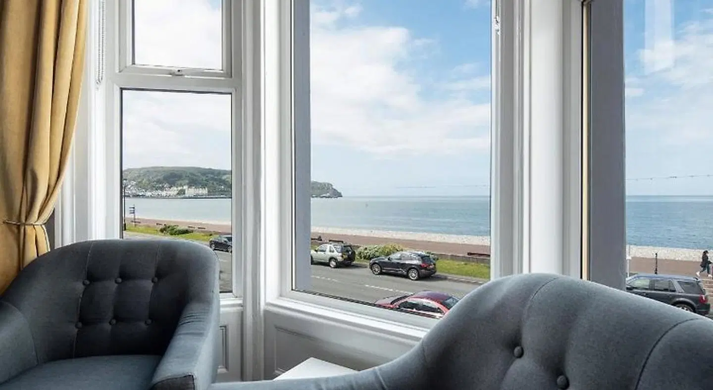 Pebble House ROOM_EXAMPLE