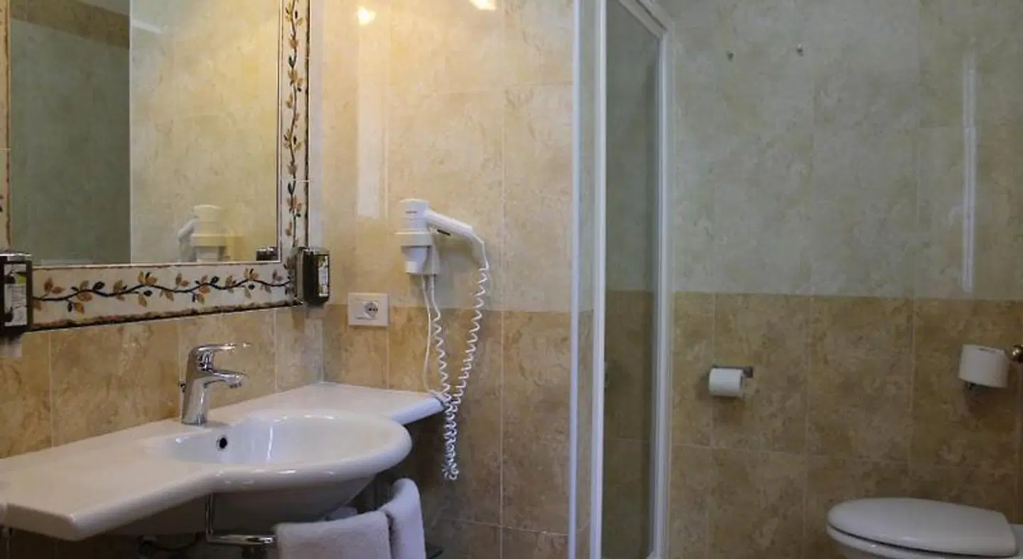 Hotel Al Sole Bardolino Badezimmer