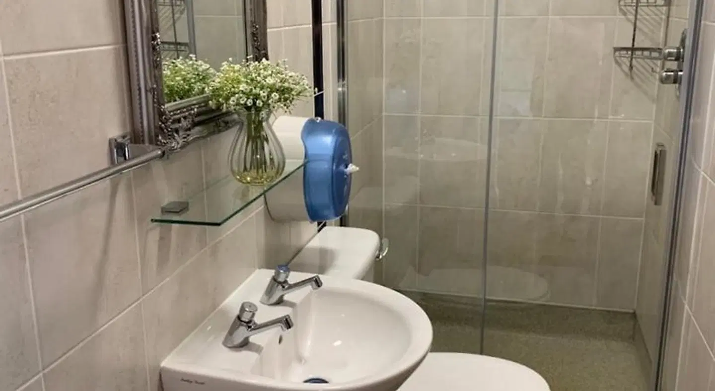Lanigan's Hostel Badezimmer