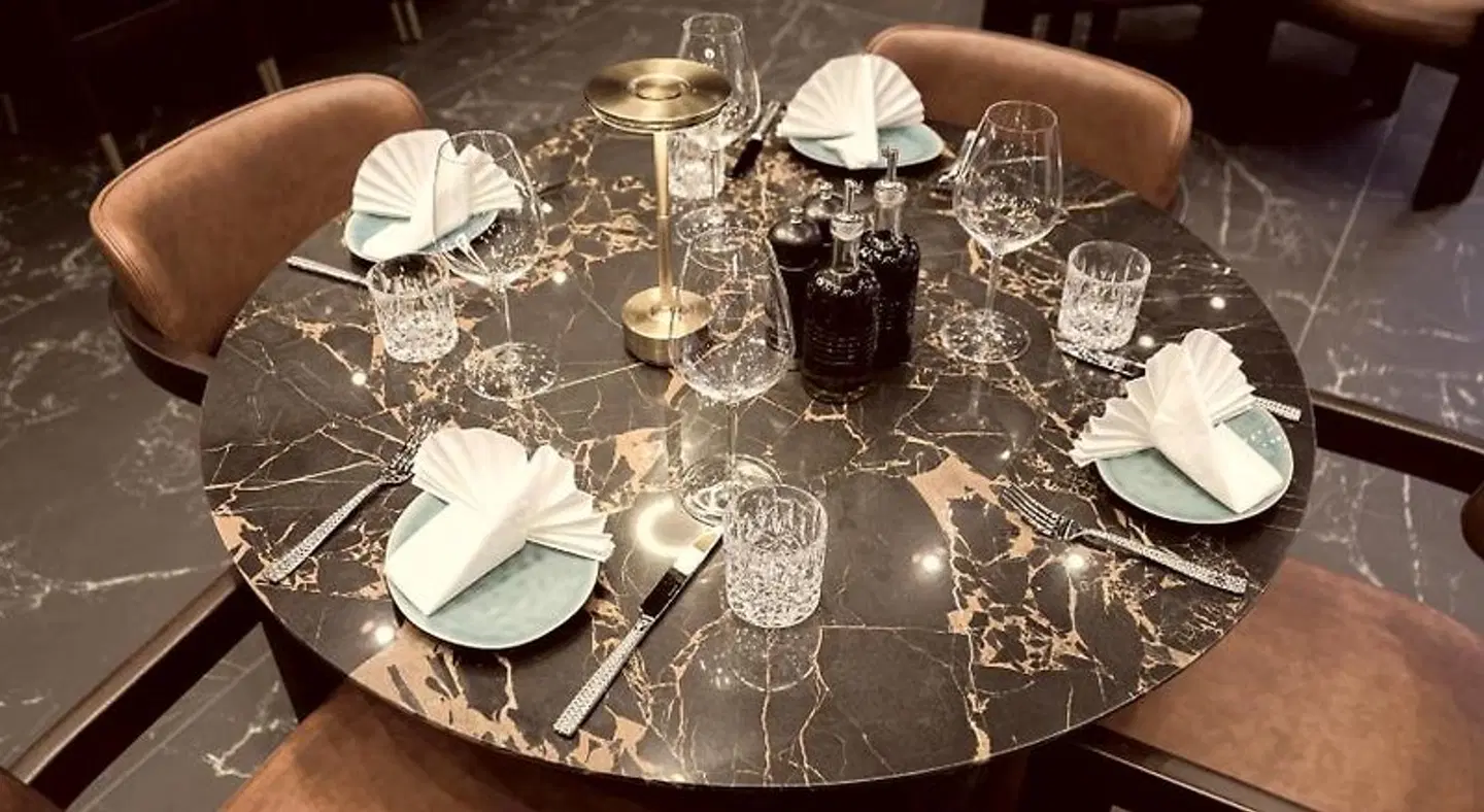 Bellman Hotel Bar