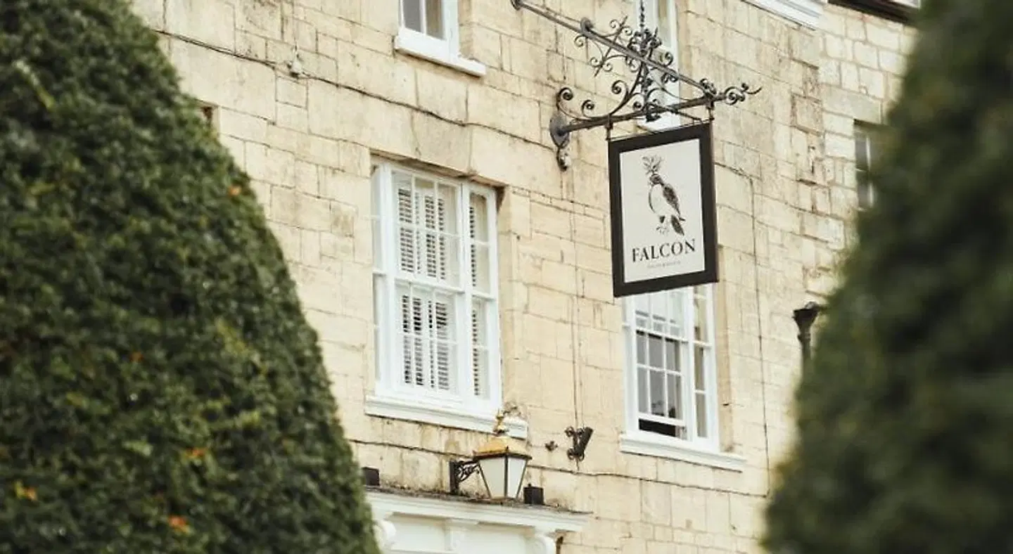 The Falcon Inn MODEL_IMPRESSION