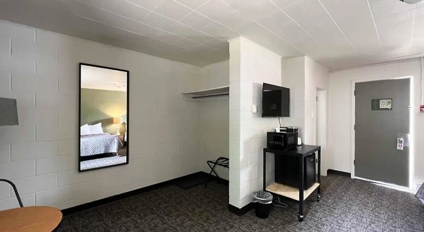 The Trail Inn - Melita, Manitoba - HWY 83/ HWY 3 ROOM_EXAMPLE