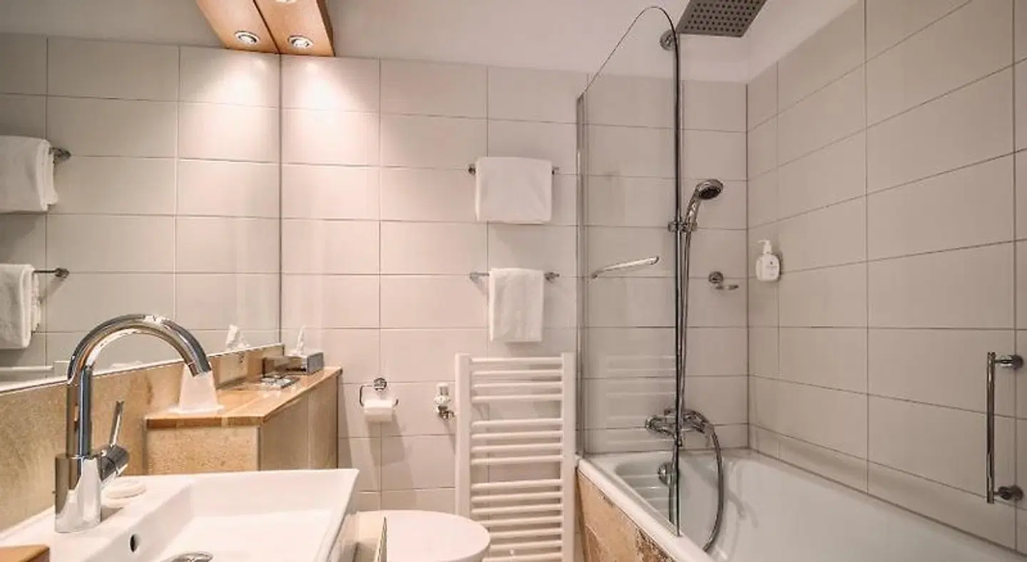 Romantik Hotel Hirschen Badezimmer