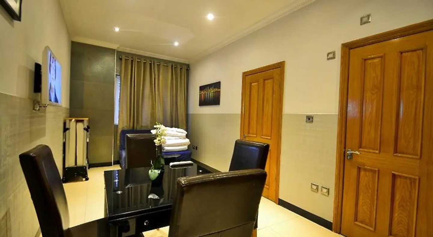 Hyde Park Apartments ROOM_EXAMPLE