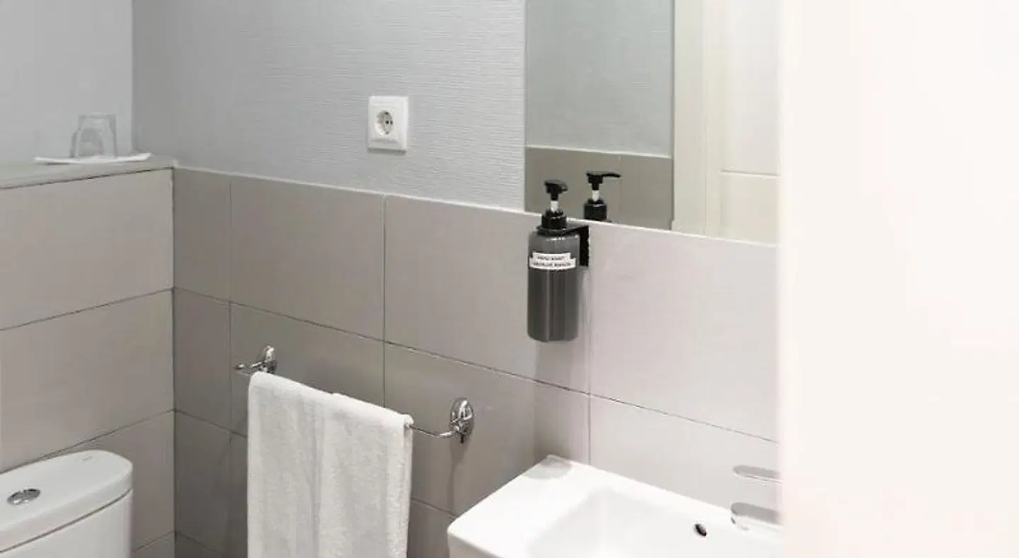 8Rooms Madrid Badezimmer