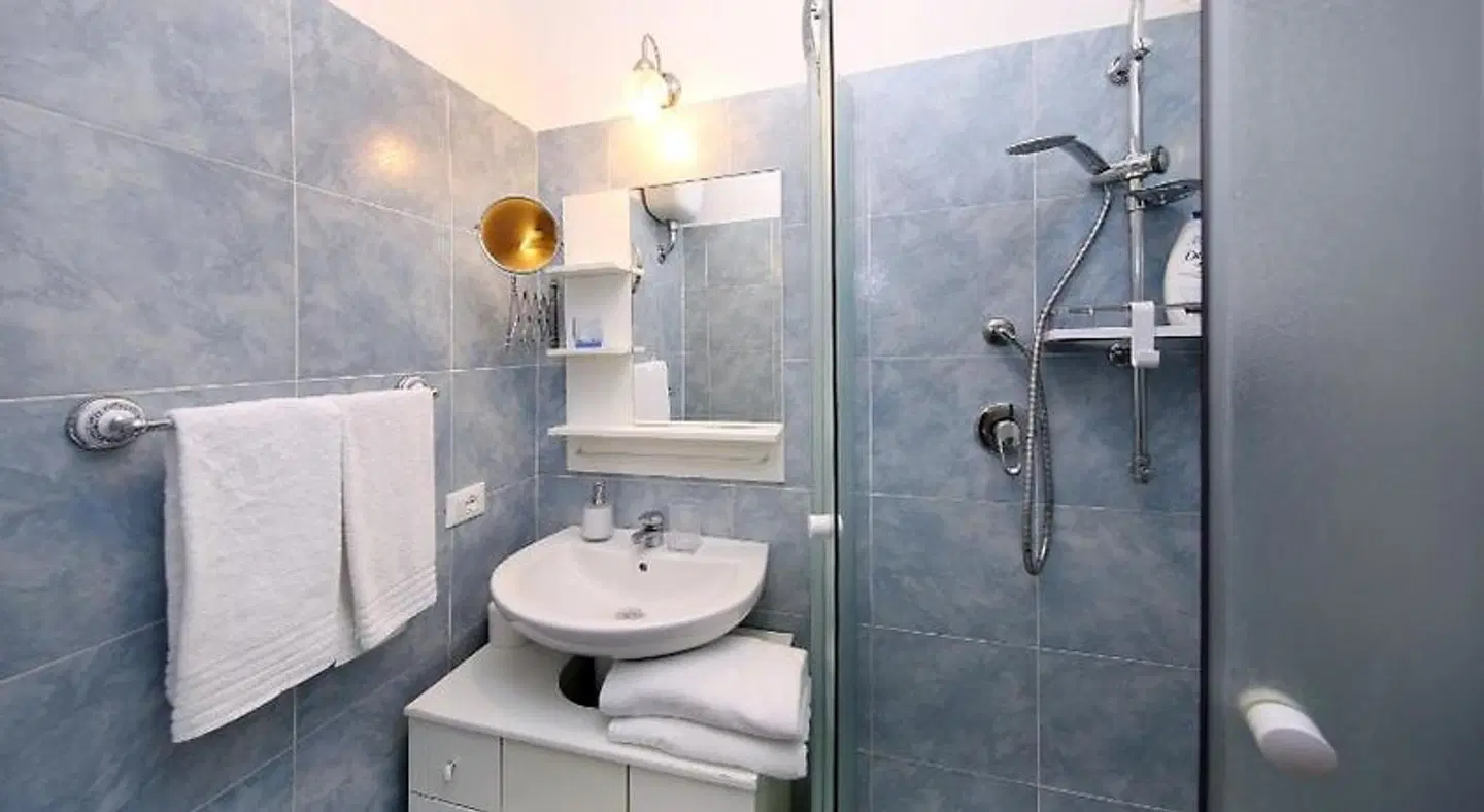 Tibullo Guesthouse Badezimmer