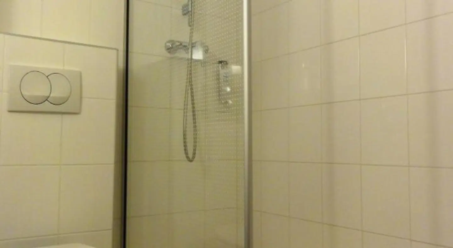 ibis Paris Gare de l'Est TGV Badezimmer