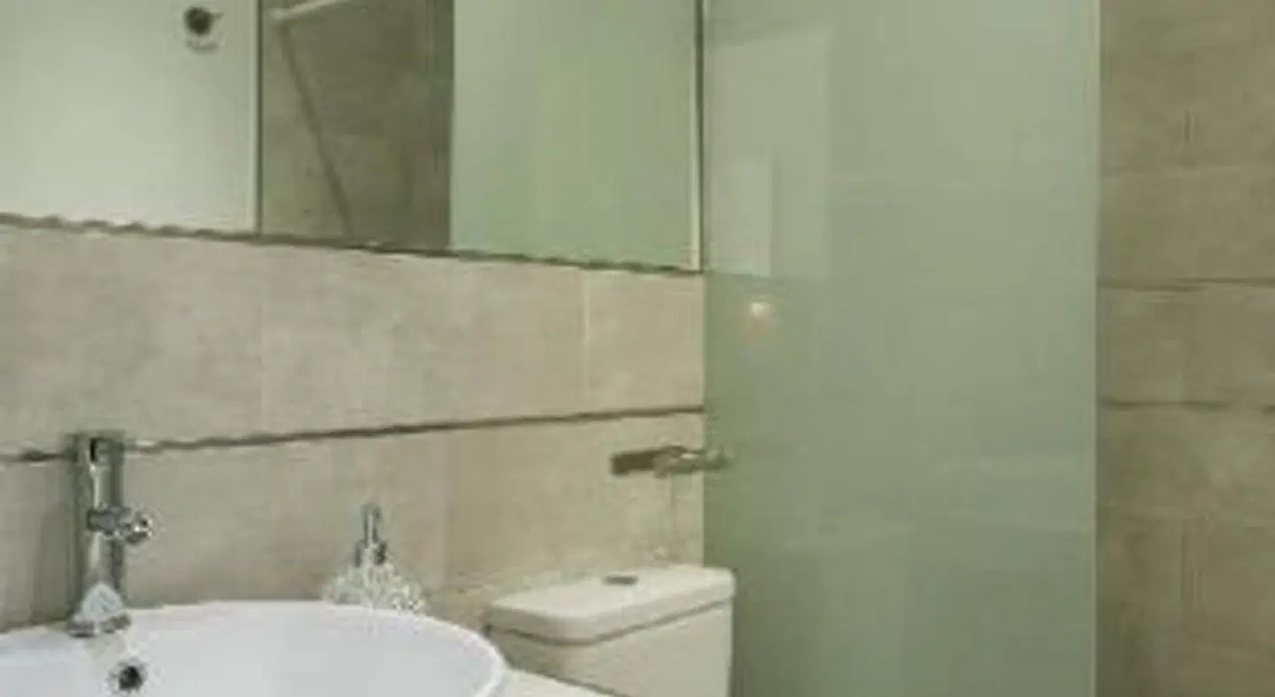 Hostal Met Madrid Badezimmer