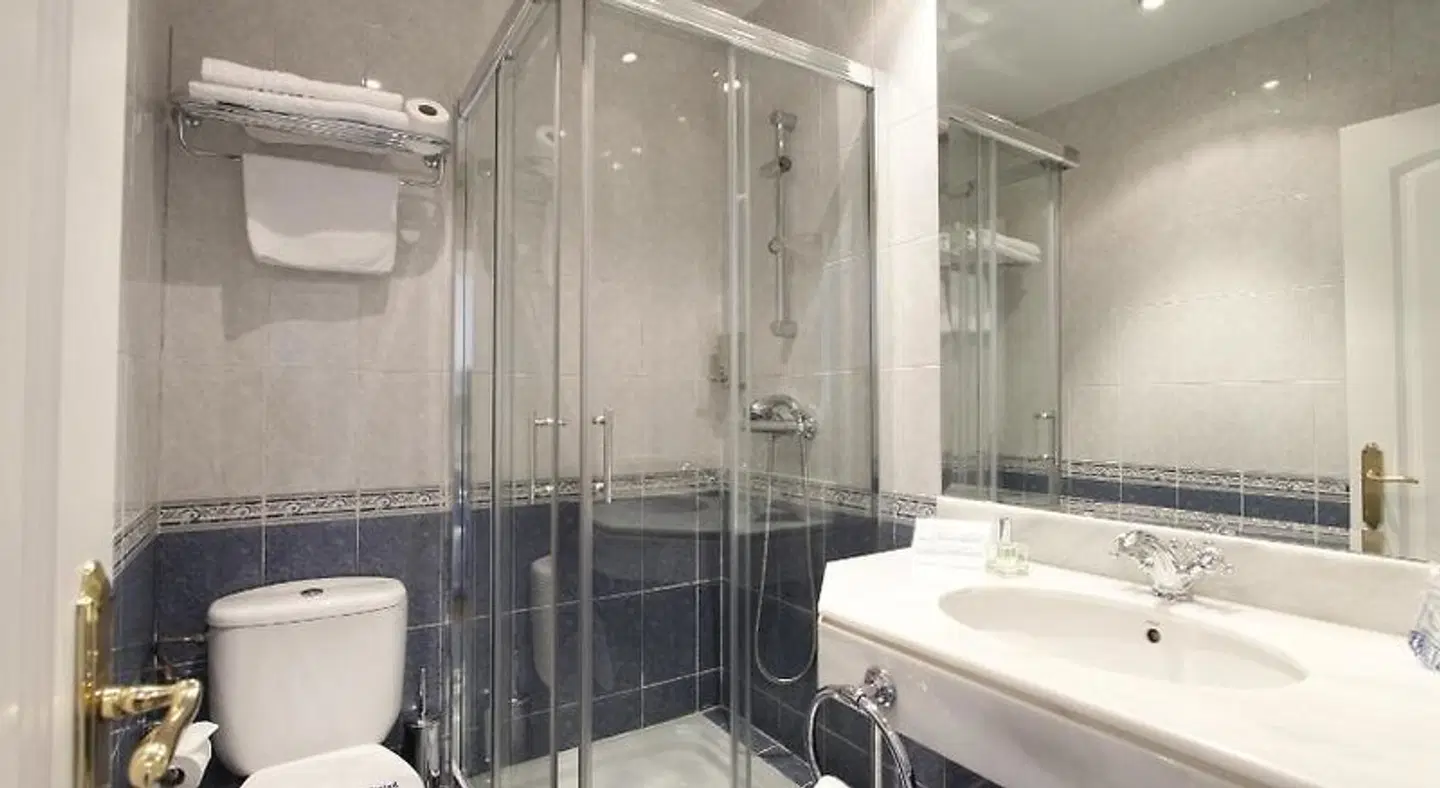 Rincón de Gran Vía Badezimmer