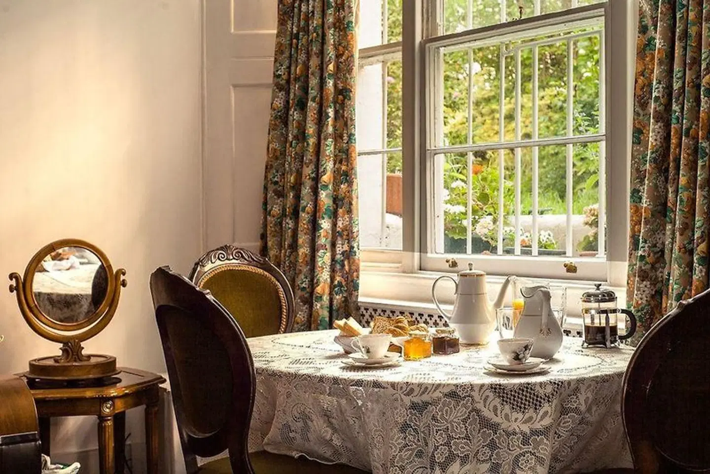 Dawson Place, Juliette's Bed and Breakfast Restaurant