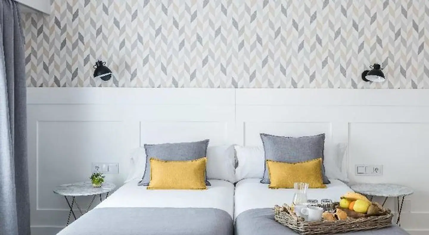 Velázquez 45 by pillow ROOM_EXAMPLE