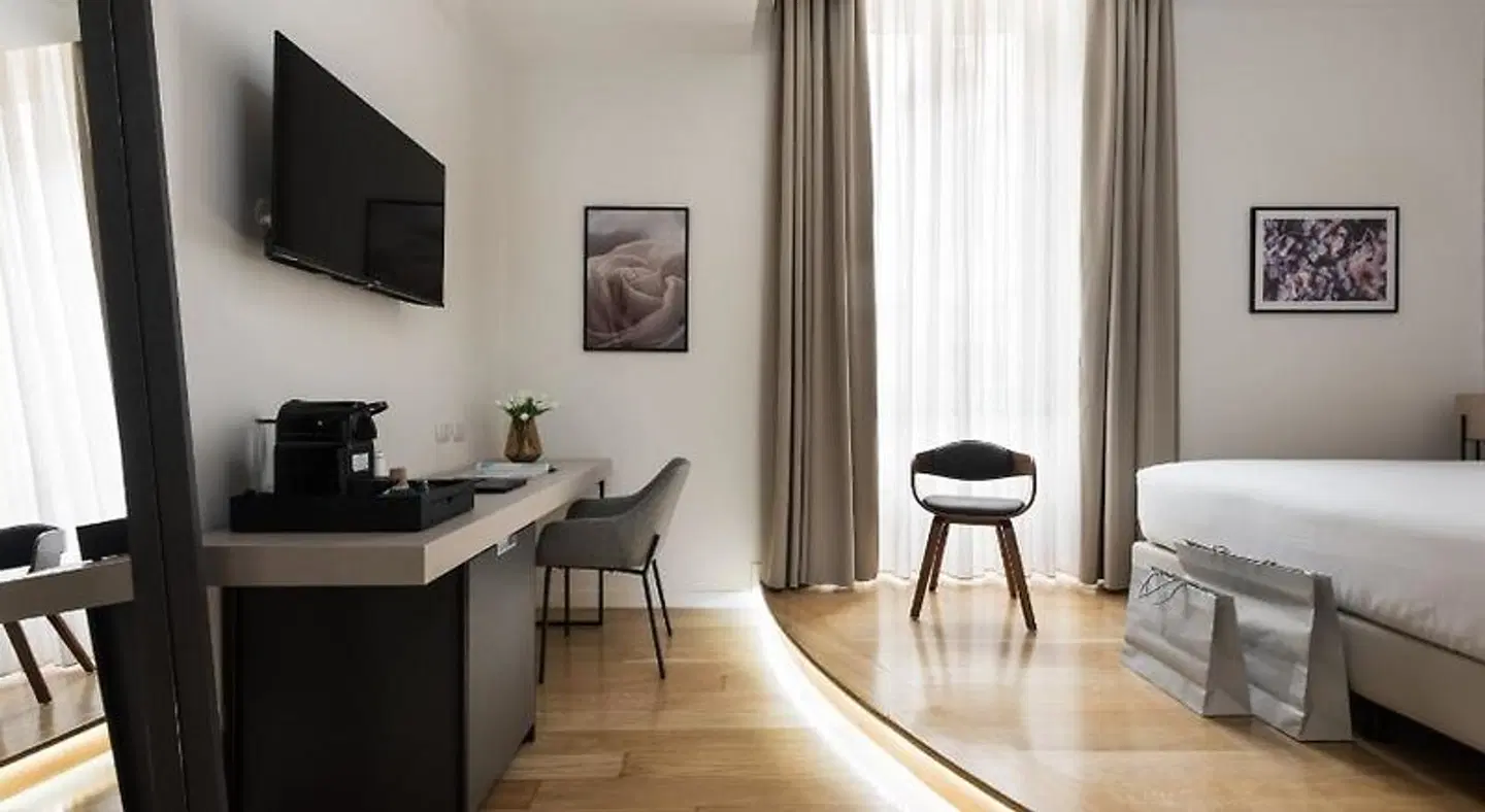 At Forty-One ROOM_EXAMPLE