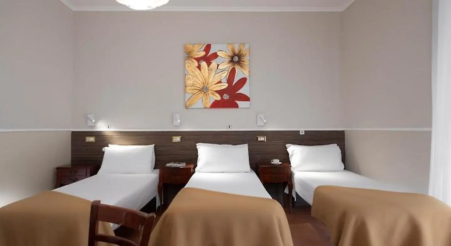 Des Artistes Budget Rooms ROOM_EXAMPLE
