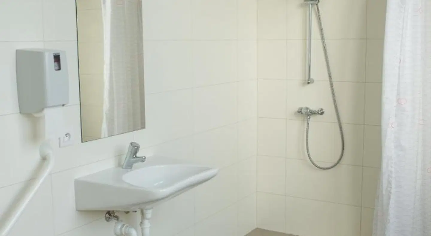 Auberge de Jeunesse Génération Europe Badezimmer