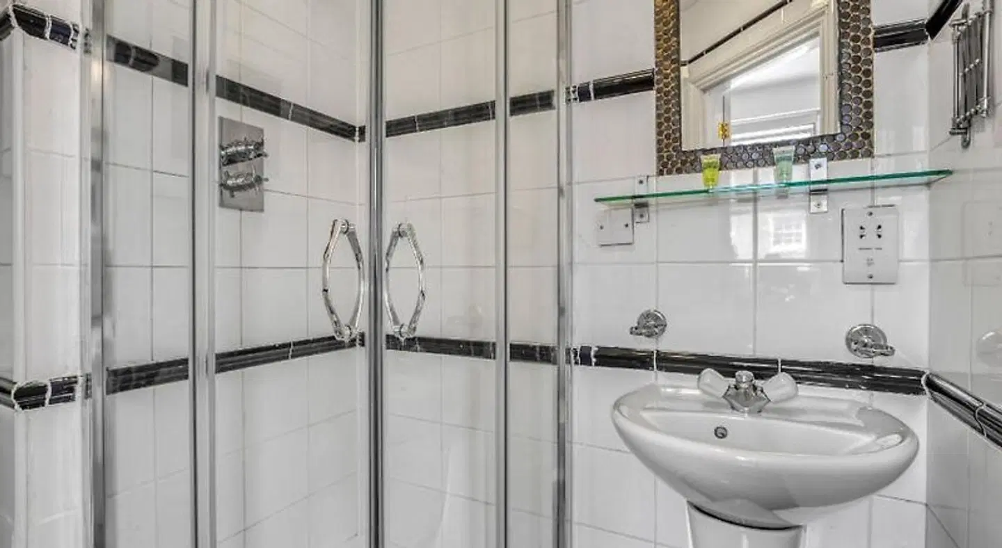 Opulence Central London Badezimmer