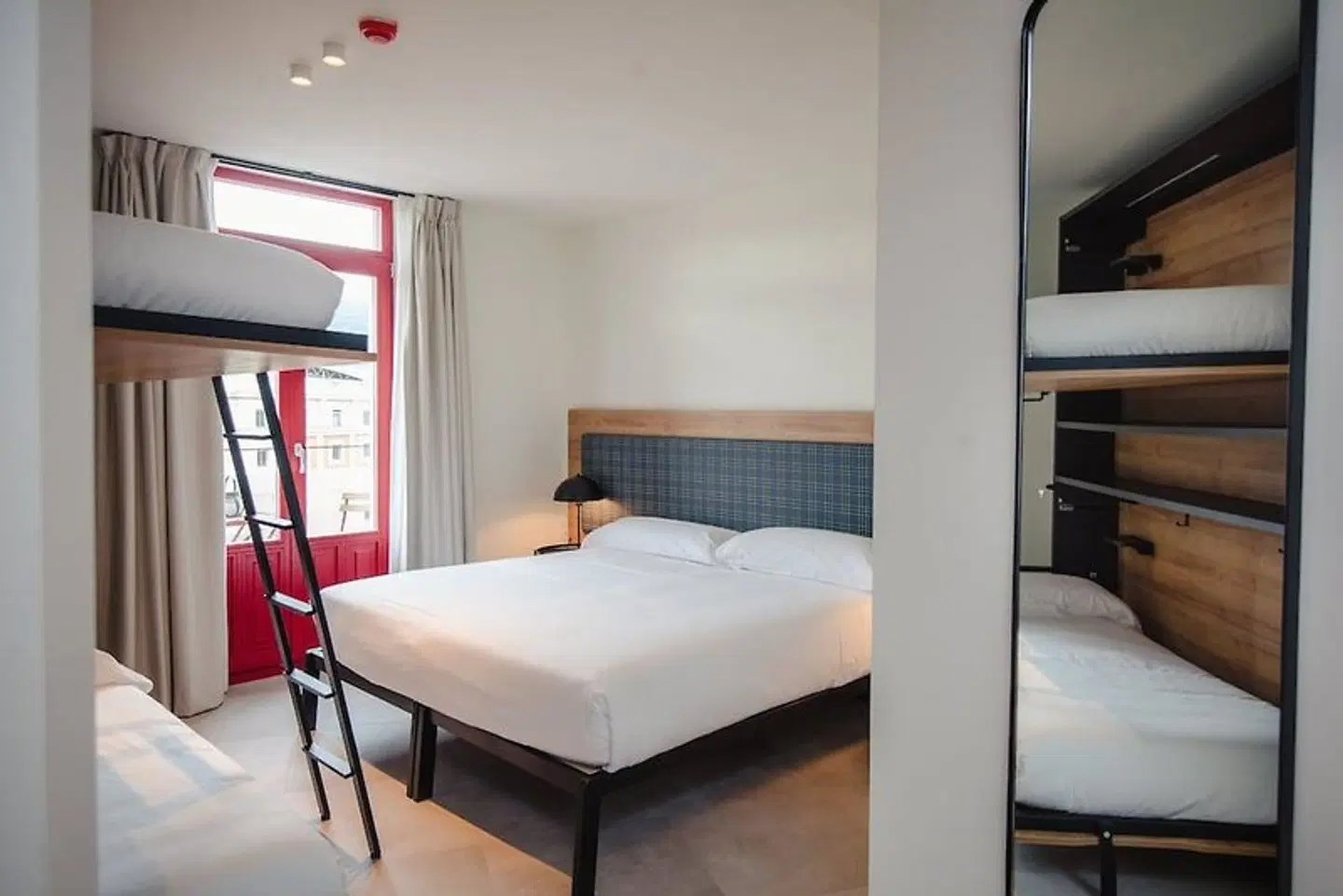 LATROUPE La Granja ROOM_EXAMPLE