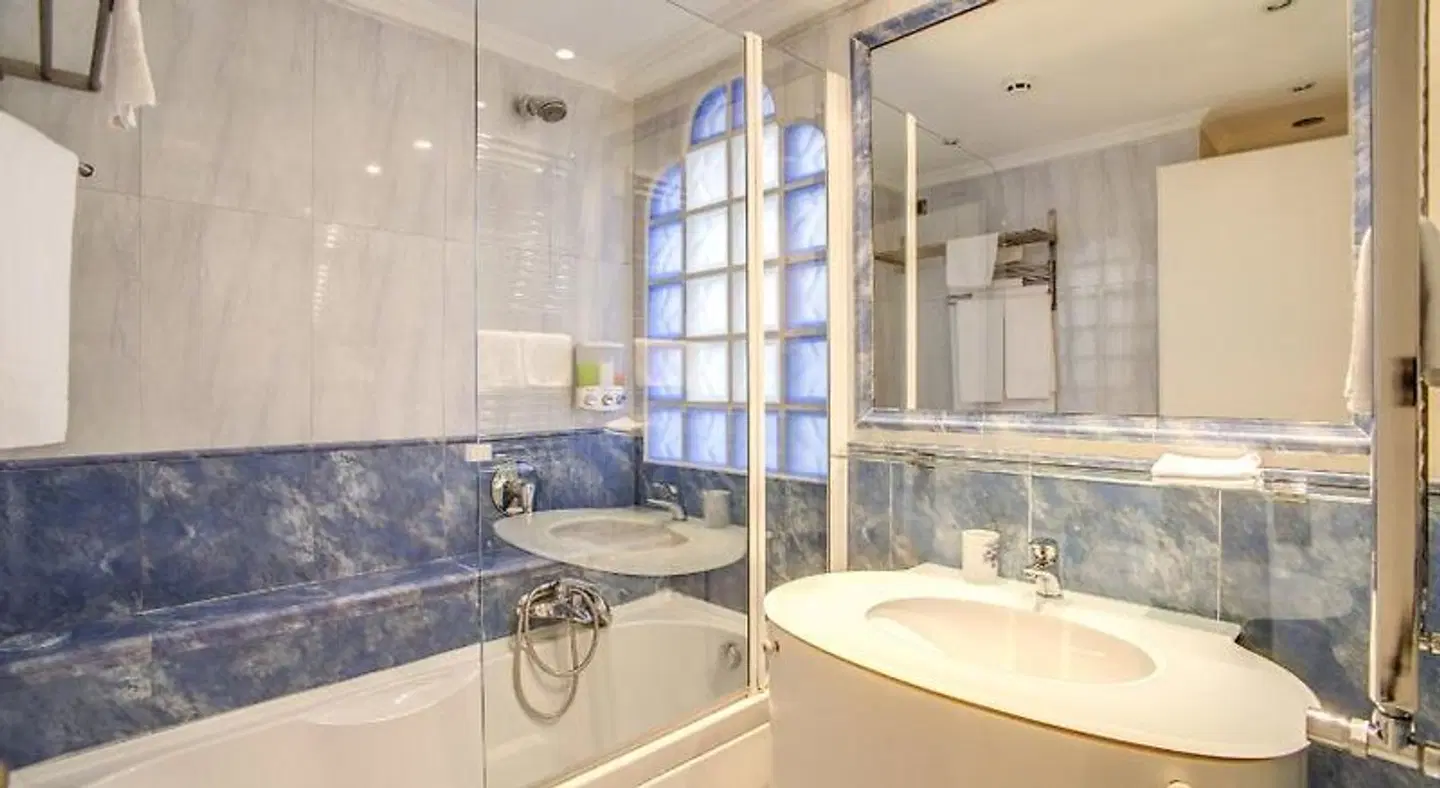 Navona Gallery & Garden Suites Badezimmer