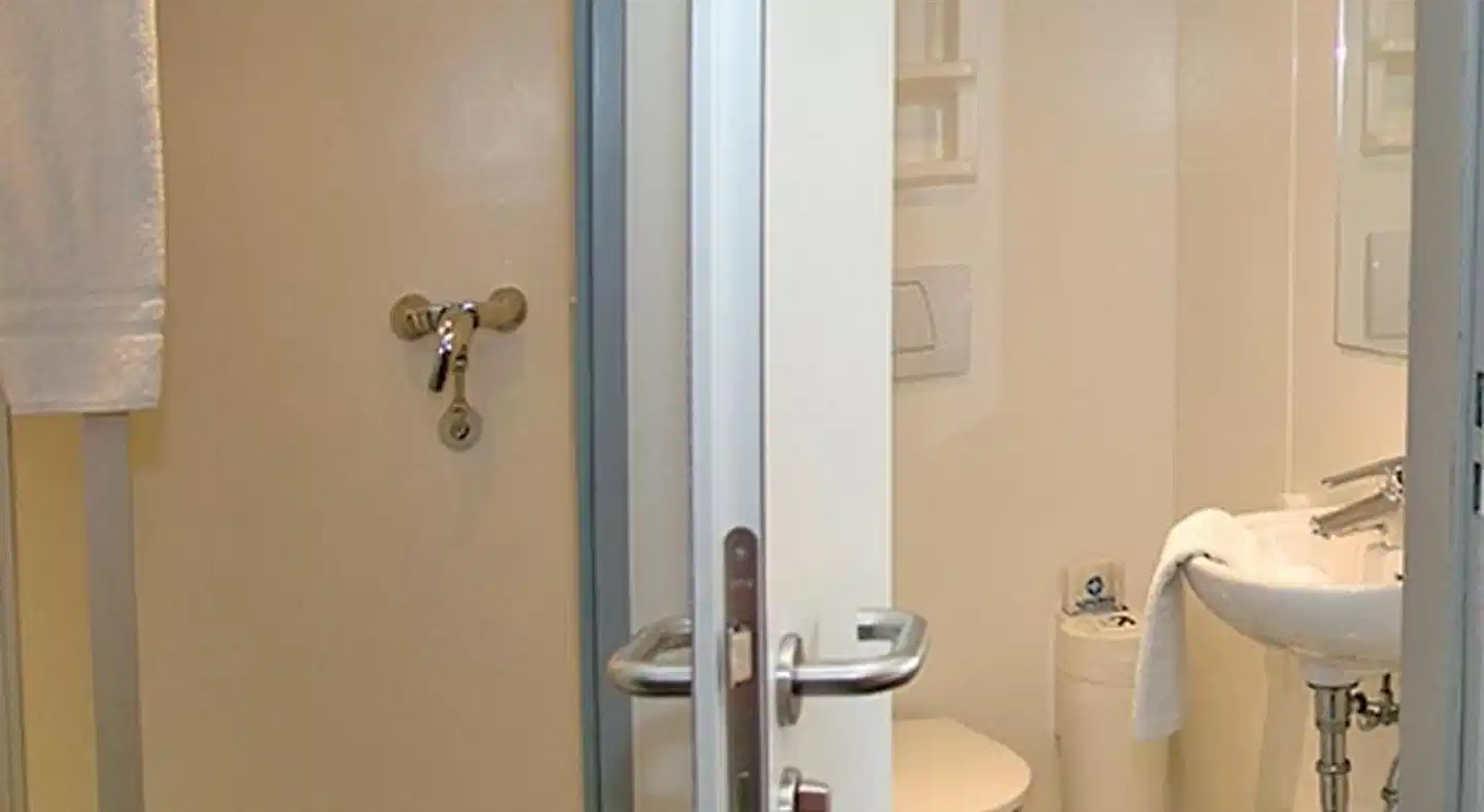 CVJM Jugendgastehaus Berlin Badezimmer