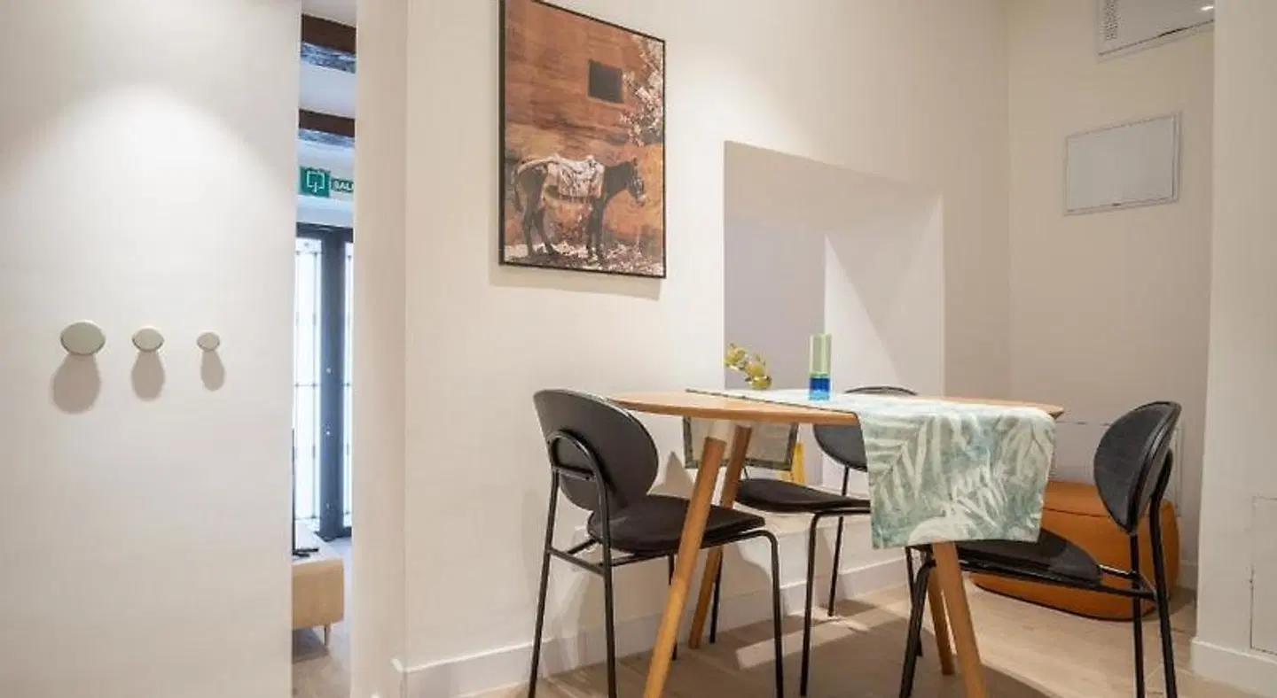 limehome Madrid Calle de Fomento Bar