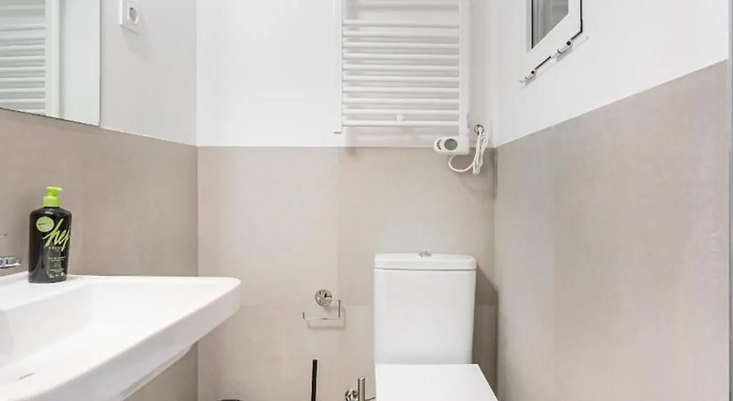 limehome Madrid Calle de Fomento Badezimmer