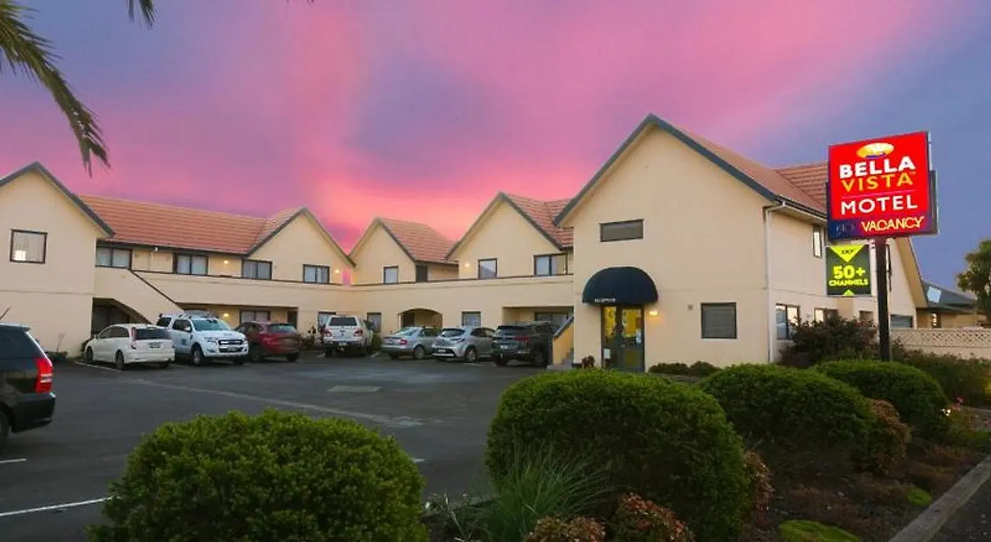 Bella Vista Motel Westport EXTERIOR