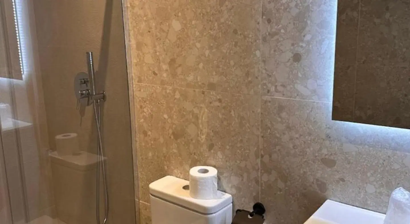 Hostal Castilla II Puerta del Sol Badezimmer