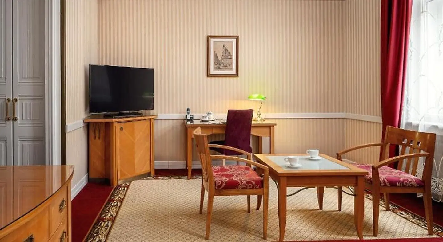 Paris Prague ROOM_EXAMPLE