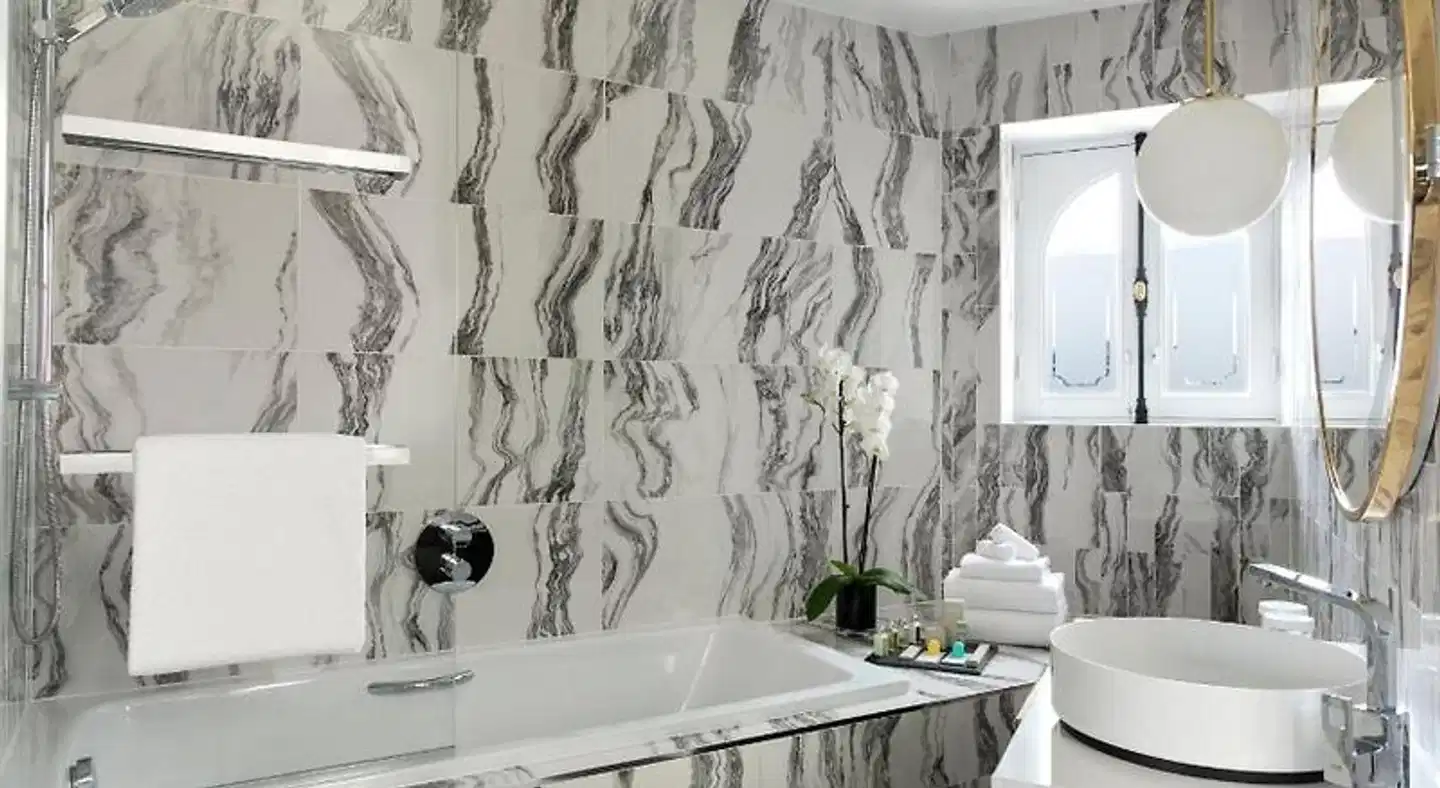 La Clef Champs-Élysées Paris Tiere