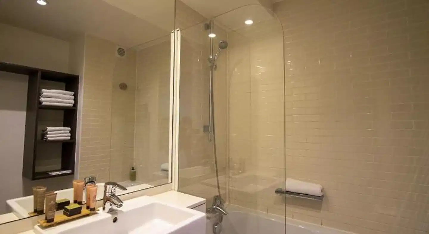 Citadines Montparnasse Paris Badezimmer