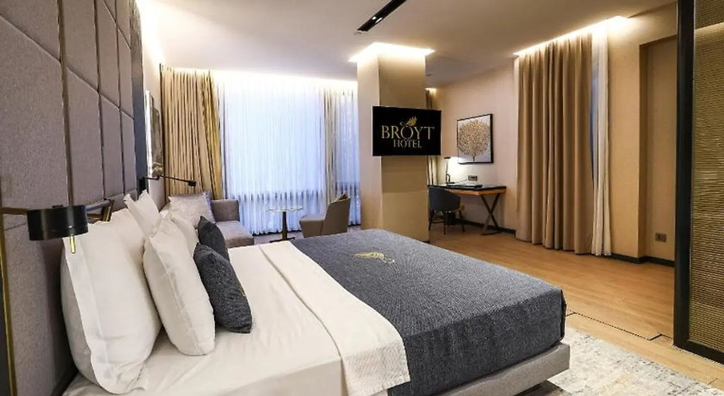 Broyt Suites ROOM_EXAMPLE