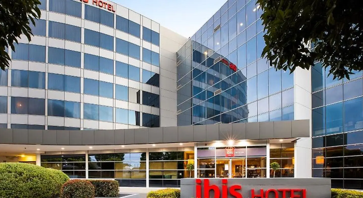 ibis Melbourne Glen Waverley EXTERIOR