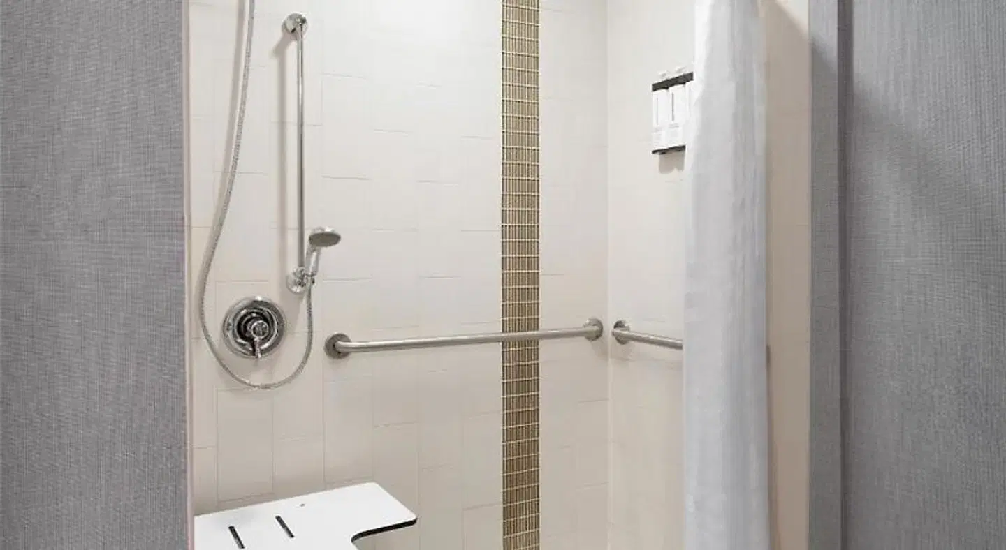 Hyatt Place Topeka Badezimmer