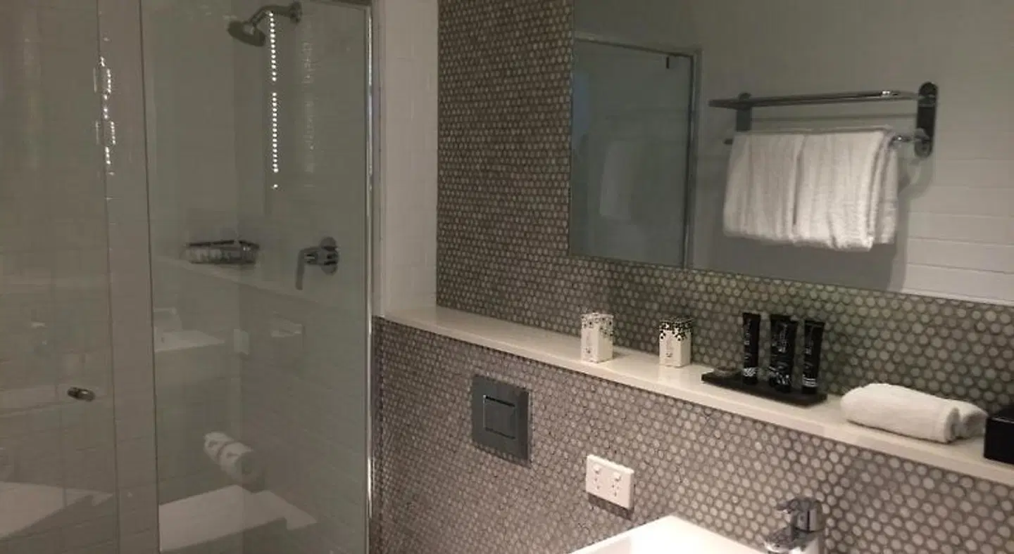 Alpha Mosaic Hotel Fortitude Valley Brisbane Badezimmer